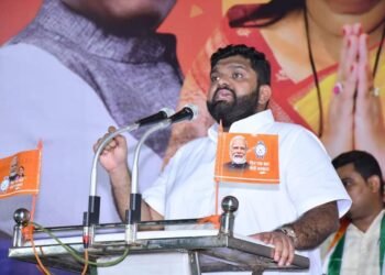 ओमराजेंच्या ‘तू किस झाड की पत्ती’ या वक्तव्याचा मल्हार पाटील यांच्याकडून खरपूस समाचार