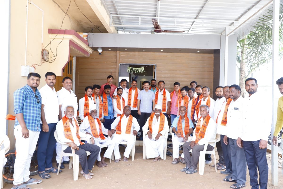 कावळेवाडी येथे भाजपला खिंडार; अनेक युवकांचा शिवसेना (उबाठा)पक्षात जाहीर प्रवेश