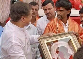 मराठायोद्धा मनोज जरांगे पाटील यांची आ.राणाजगजितसिंह पाटील यांनी घेतली भेट