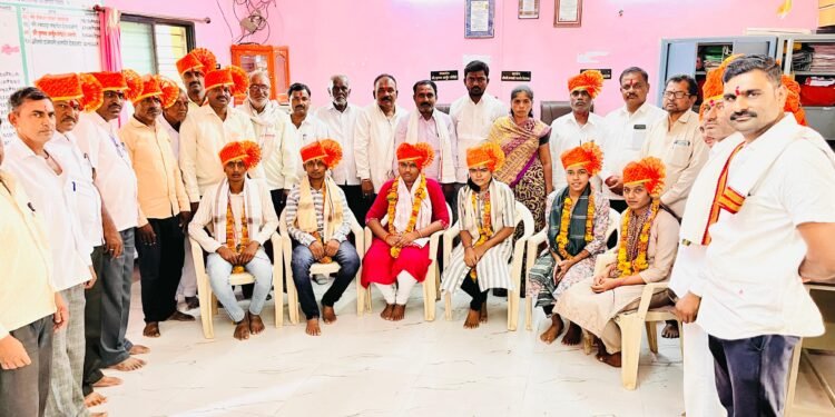 दहावी गुणवंत विद्यार्थ्यांचा ग्रामपंचायत वालवडच्या वतीने सत्कार