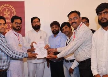 राज्य एसटी महामंडळाच्या शिष्टमंडळाने घेतली मुख्यमंत्र्याची भेट