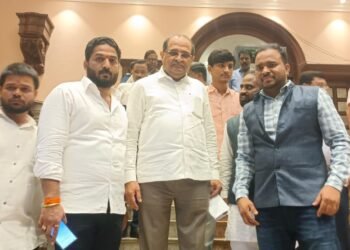 धाराशिव येथील वर्ग-२ जमिनीचा  विषय मार्गी लावण्याचा महसूल मंत्री राधाकृष्ण विखे पाटील यांनी दिला शब्द