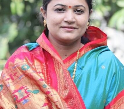 समाजकार्य व शासन योजनाच्या माध्यमातून ग्राम विकासाचा संकल्प केलेल नेतृत्व- डॉ.सरोजिनीताई राऊत