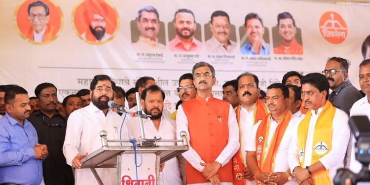 सांगोल्यात शिवसेनेच्या सभेला नागरिकांचा उत्स्फूर्त प्रतिसाद; उपमुख्यमंत्री ना. एकनाथ शिंदे यांचे भाषण गाजले