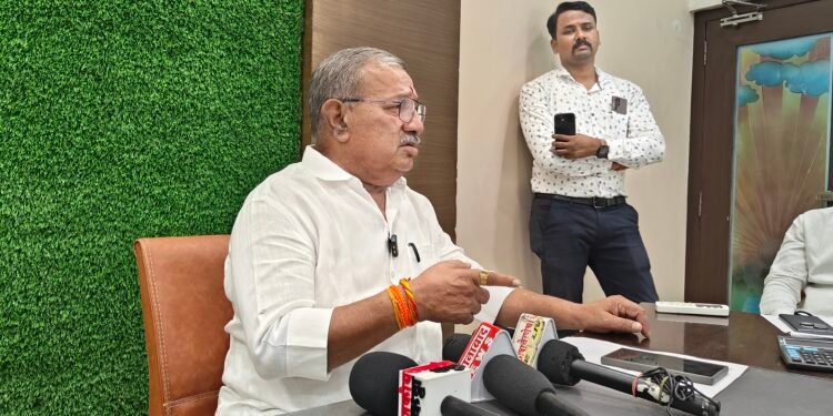 “स्थगिती हटवा, नाहीतर शिवसेनेचा संघर्ष ‘ऑन’ होईल!”-सुधीर पाटील यांचा इशारा