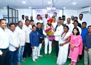 भारतीय जनता पार्टीचे धाराशिवचे जिल्हाध्यक्ष दत्ताभाऊ कुलकर्णी यांच्या सत्कार समारंभात राजकीय चमत्कार