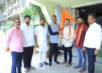 उबाठा सोडून युवासेना पदाधिकाऱ्यांचा शिंदे गटात प्रवेश; धाराशिवच्या राजकारणात खळबळ